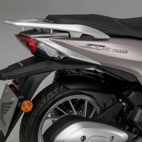 SH Mode 125 rear three quarter shot