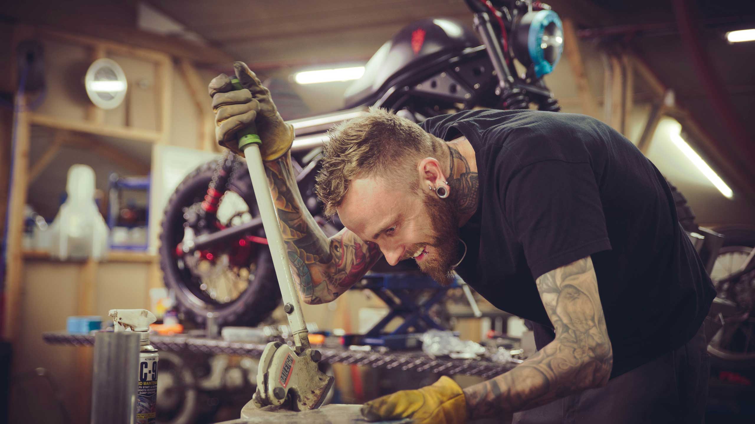 british custom motorcycle builders